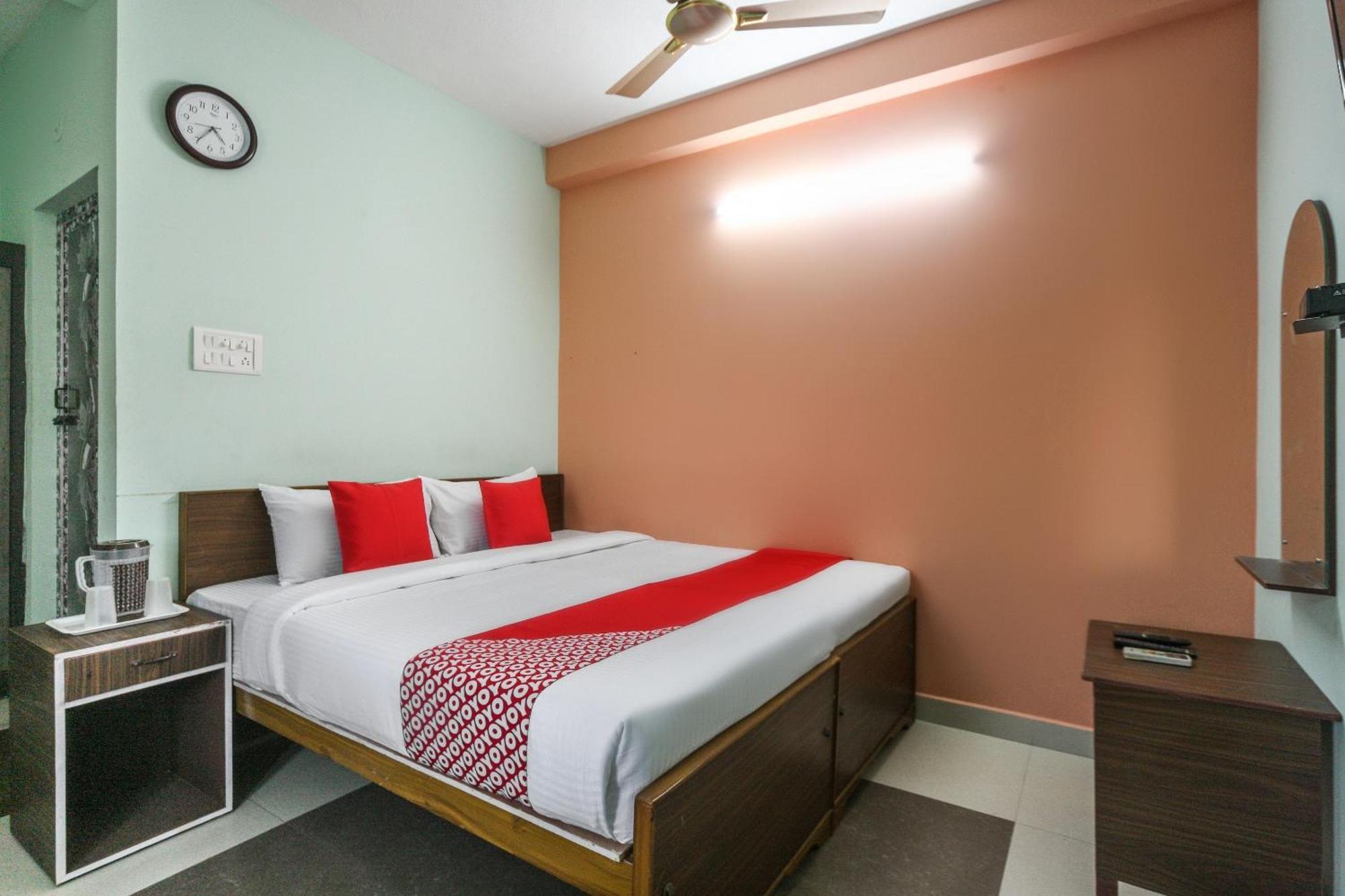 OYO 46874 Modern Guest House Chennai Exterior foto